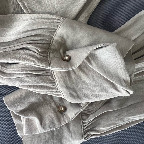 Zara Beige Cropped Twist-Front Long Sleeve Top - Picture 2 of 4